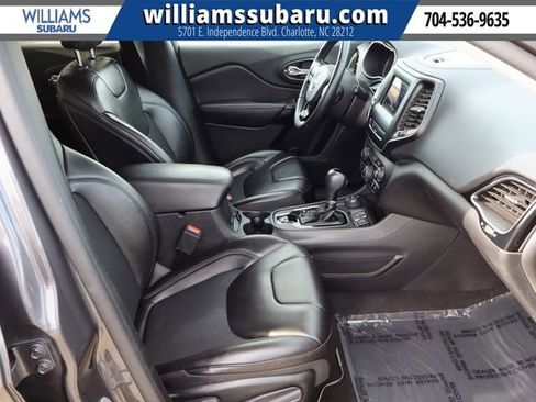 Used 2020 Jeep Cherokee Latitude Plus AWD/4WD image 38