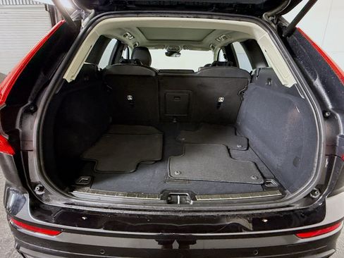 Used 2025 Volvo XC60 B5 Plus AWD/4WD image 35