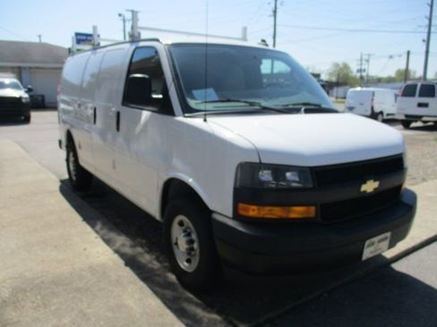Used 2020 Chevrolet Express 2500 w/ Driver Convenience Package image 3