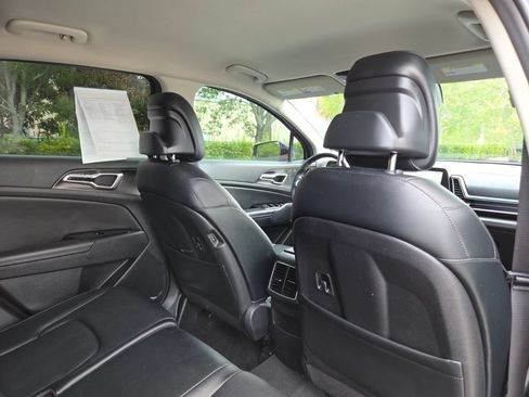 Used 2023 Kia Sportage EX FWD image 17