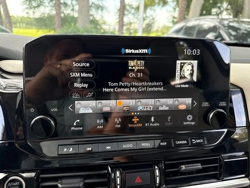 Used 2023 Nissan Pathfinder SL w/ SL Premium Package FWD image 37