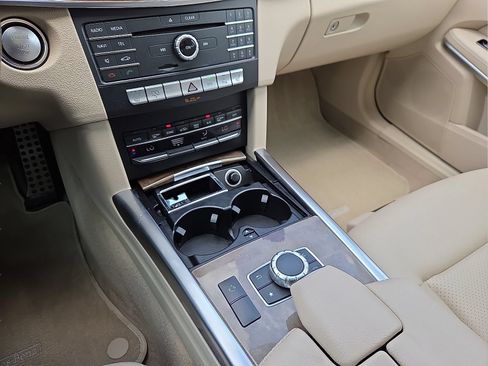 Used 2016 Mercedes-Benz E 350 Sedan image 25