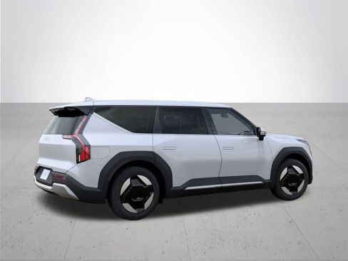 New 2026 Kia EV9 Light RWD image 6