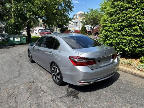 Used 2017 Honda Accord EX-L image 4