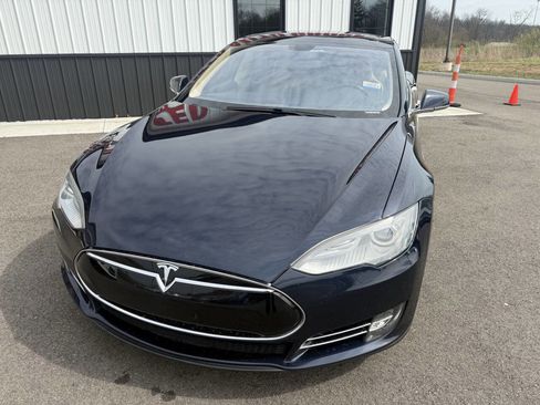 Used 2013 Tesla Model S Performance image 2