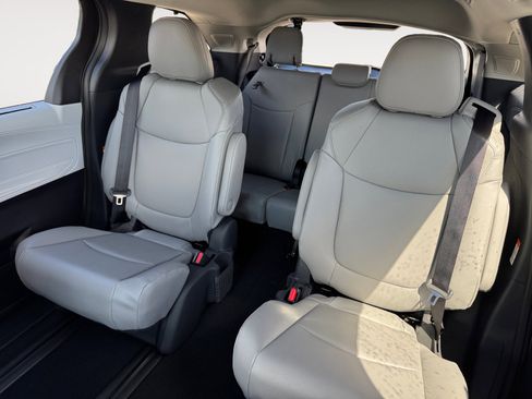 New 2026 Toyota Sienna XLE AWD/4WD image 17
