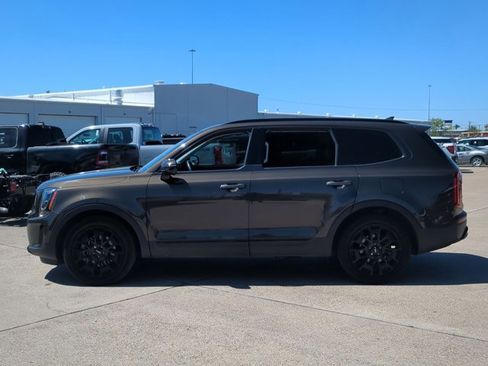 Used 2022 Kia Telluride SX w/ SX Prestige Package image 9