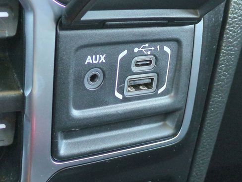 Used 2022 Jeep Wrangler Unlimited Sahara image 35