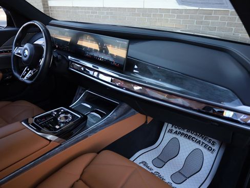 Used 2024 BMW 740i w/ Premium Package 2 image 34
