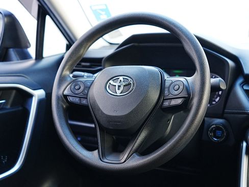 Used 2021 Toyota RAV4 XLE image 17