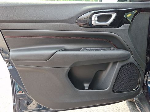 New 2026 Jeep Compass Trailhawk AWD/4WD image 8