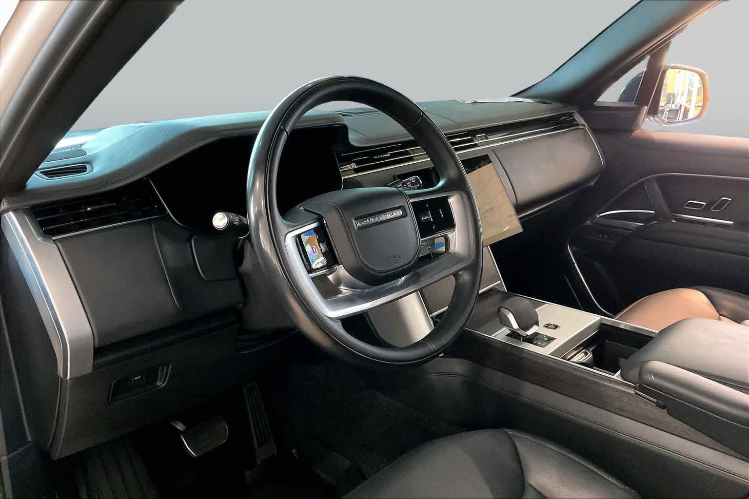 Used 2024 Land Rover Range Rover Long Wheelbase Autobiography AWD/4WD image 17