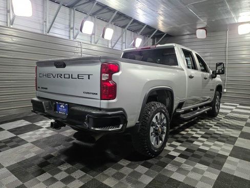 Used 2022 Chevrolet Silverado 2500 Custom w/ Custom Value Package AWD/4WD image 5