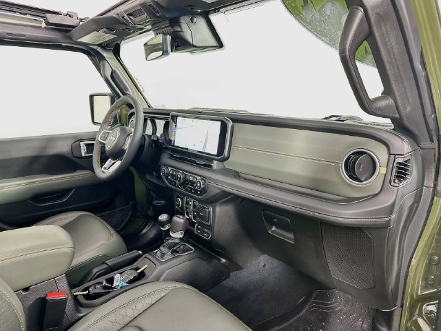 Used 2024 Jeep Wrangler High Altitude AWD/4WD image 28
