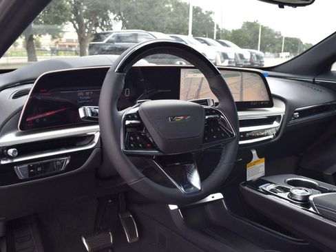New 2026 Cadillac Lyriq V AWD/4WD image 95