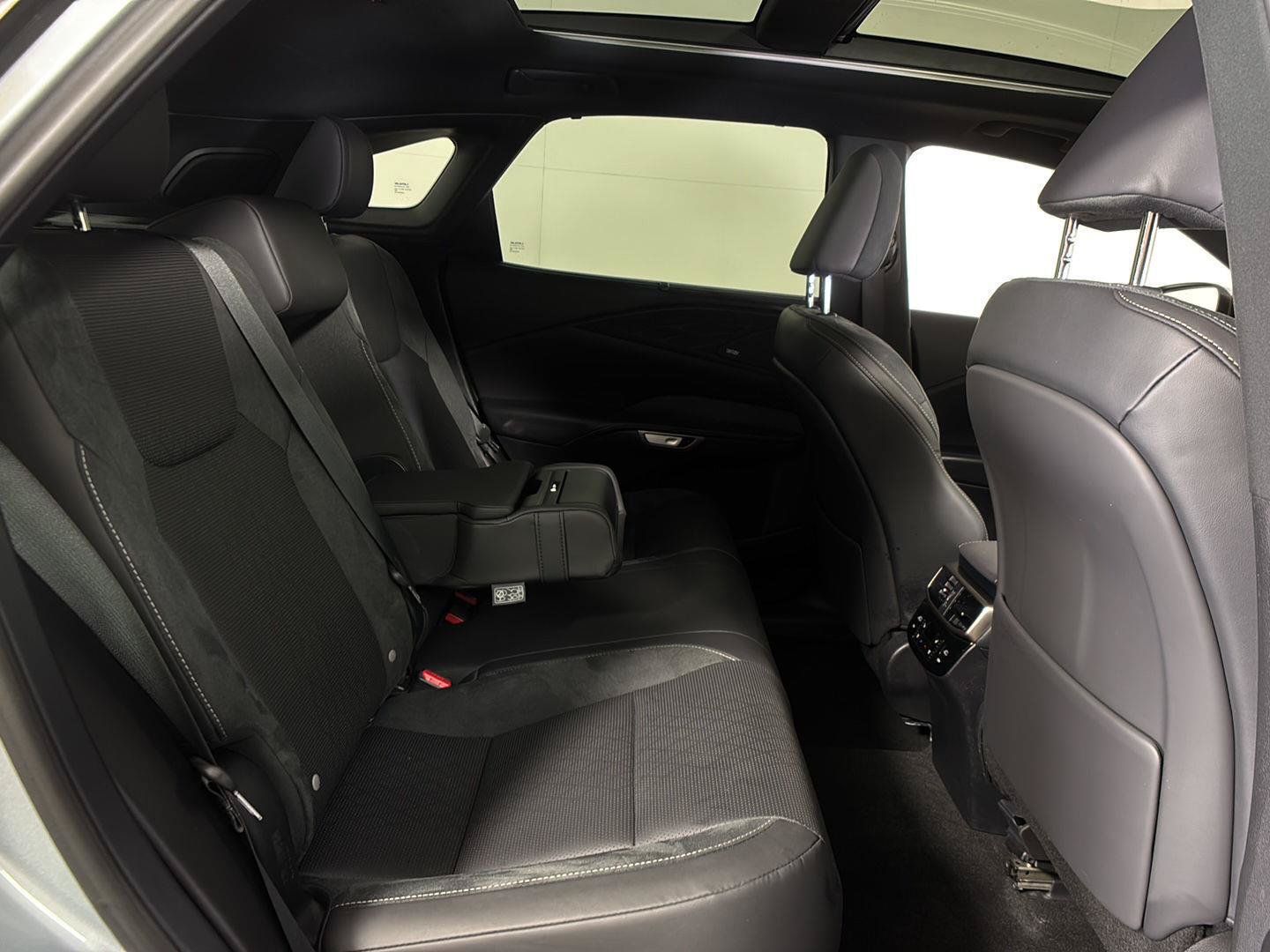 Used 2024 Lexus RX 350 w/ Convenience Package AWD/4WD image 17