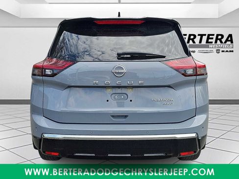 Used 2024 Nissan Rogue Platinum AWD/4WD image 5