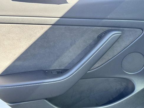 Used 2023 Tesla Model 3 Standard Range image 12