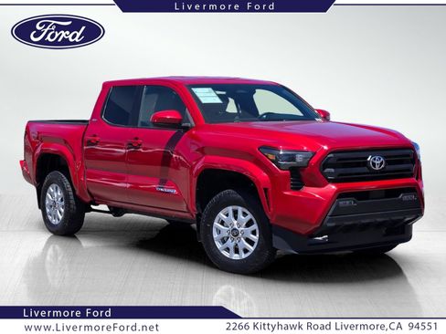 Used 2024 Toyota Tacoma SR5 AWD/4WD image 1