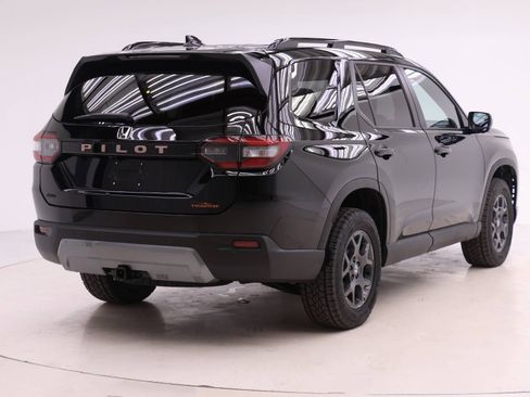 New 2026 Honda Pilot TrailSport image 2