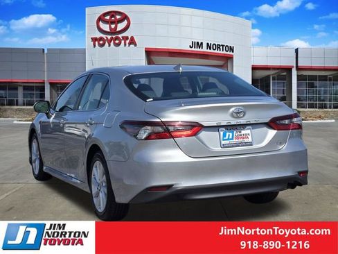 Used 2024 Toyota Camry LE image 5