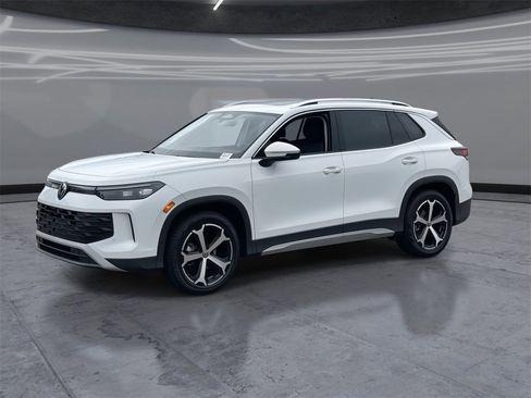 New 2026 Volkswagen Tiguan SE image 3