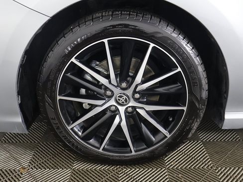 Used 2024 Toyota Camry SE image 19
