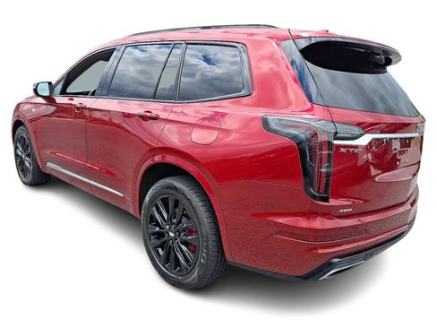 Used 2023 Cadillac XT6 Sport w/ Technology Package AWD/4WD image 3