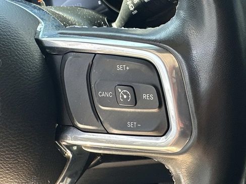 Used 2022 Jeep Wrangler Unlimited Sahara w/ Cold Weather Group AWD/4WD image 25