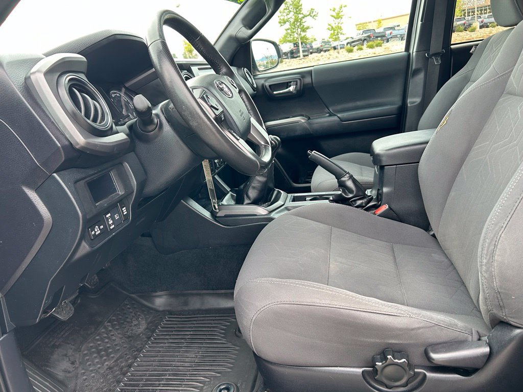 Used 2019 Toyota Tacoma TRD Off-Road w/ Technology Package AWD/4WD image 24