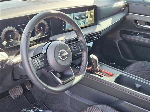 Used 2025 Nissan Kicks SR FWD image 10