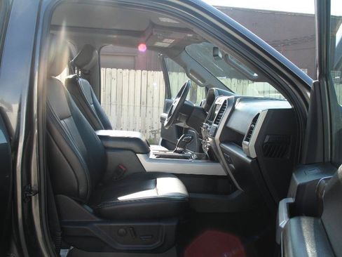 Used 2019 Ford F150 Lariat w/ Equipment Group 502A Luxury AWD/4WD image 19