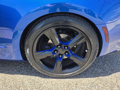 Used 2016 Chevrolet Camaro LT w/ Technology Package RWD image 24