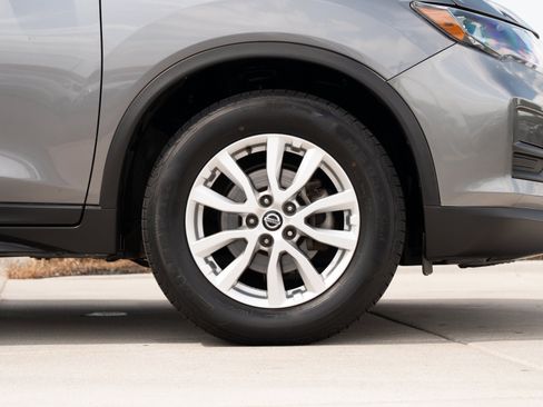 Used 2019 Nissan Rogue SV AWD/4WD image 26