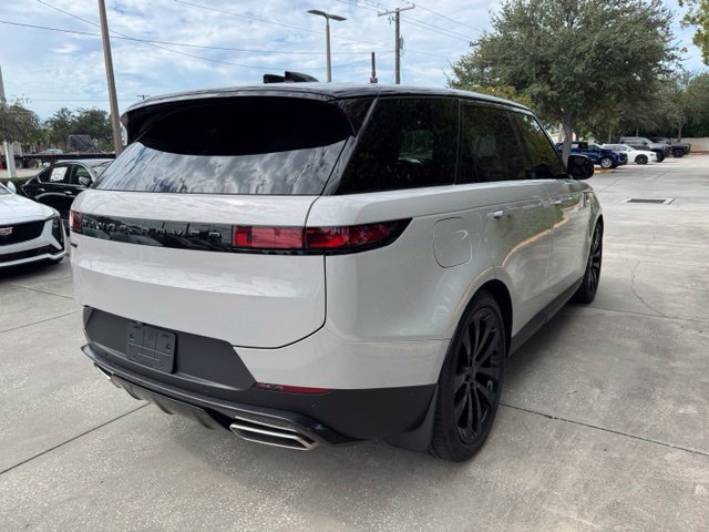 Used 2026 Land Rover Range Rover Sport SE AWD/4WD image 9