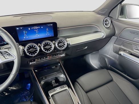 Used 2024 Mercedes-Benz GLB 250 4MATIC image 22