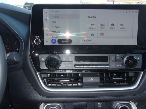 Used 2024 Toyota Grand Highlander AWD image 10