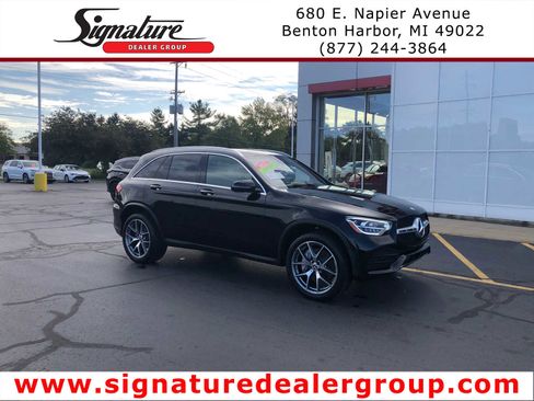 Used 2022 Mercedes-Benz GLC 300 4MATIC image 1