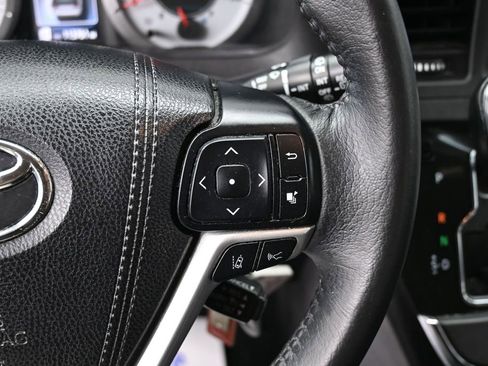 Used 2018 Toyota Sienna SE FWD image 20