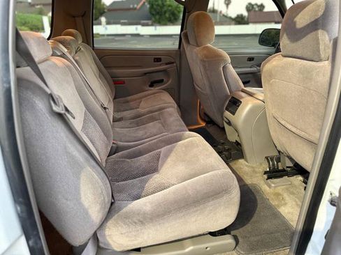 Used 2006 Chevrolet Suburban LS w/ Smart Select Package RWD image 21