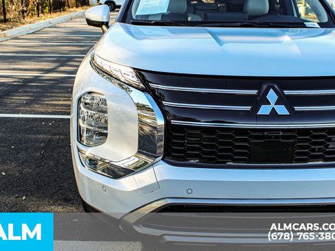 Used 2025 Mitsubishi Outlander SE image 12