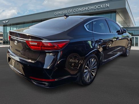 Used 2018 Kia Cadenza Premium w/ Luxury Package FWD image 3