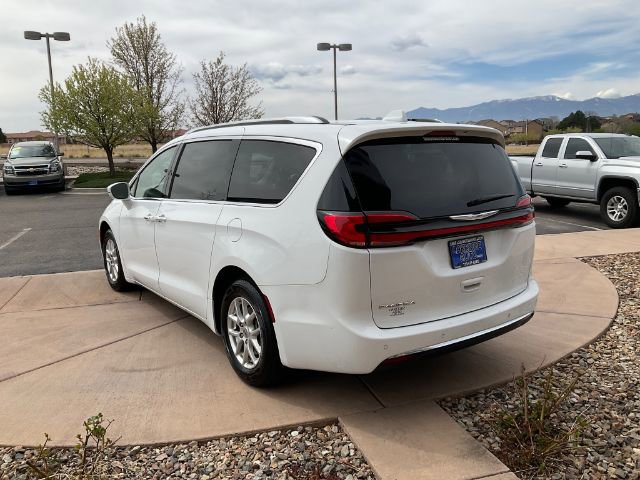 Used 2021 Chrysler Pacifica Touring-L FWD image 5