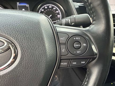 Used 2024 Toyota Camry SE image 36