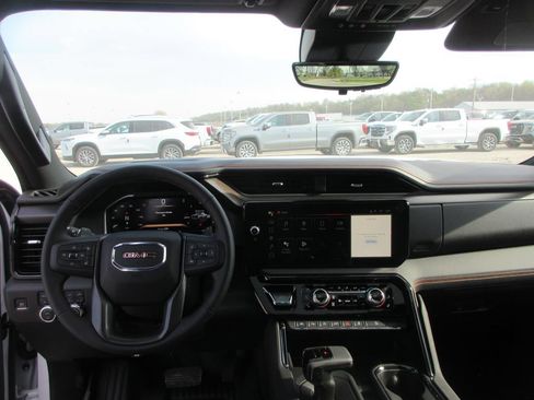 New 2026 GMC Sierra 1500 AT4 w/ AT4 Premium Package AWD/4WD image 18
