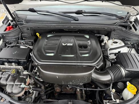 Used 2016 Jeep Grand Cherokee Laredo w/ Quick Order Package 23E AWD/4WD image 11