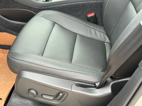 New 2026 Volvo XC40 B5 Core w/ Climate Package image 17