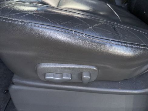 Used 2006 Nissan Titan LE w/ (T01) Tow Pkg image 5