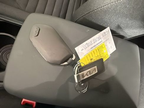 Used 2025 Kia K4 EX FWD image 19