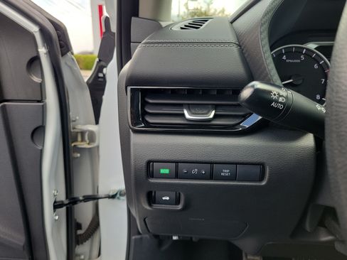 Certified 2024 Nissan Sentra SV FWD image 20